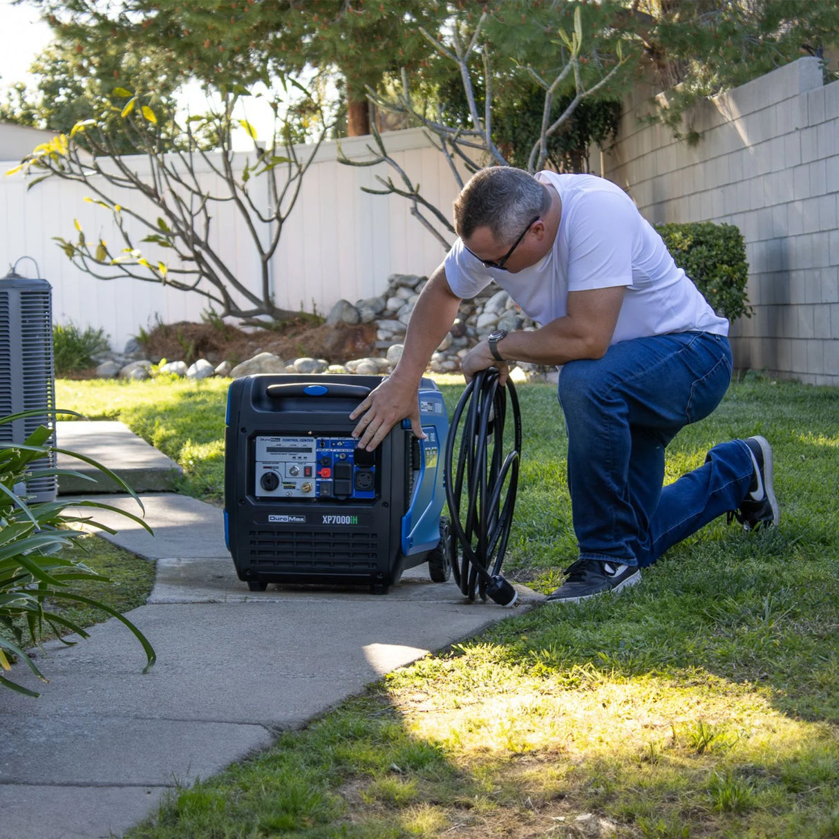 DuroMax XP7000iH Dual Fuel Inverter Generator
