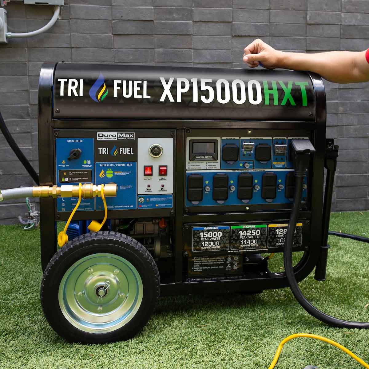 DuroMax XP15000HXT Tri-Fuel Portable Generator